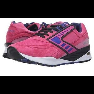 Brooks regent retro tennis shoe